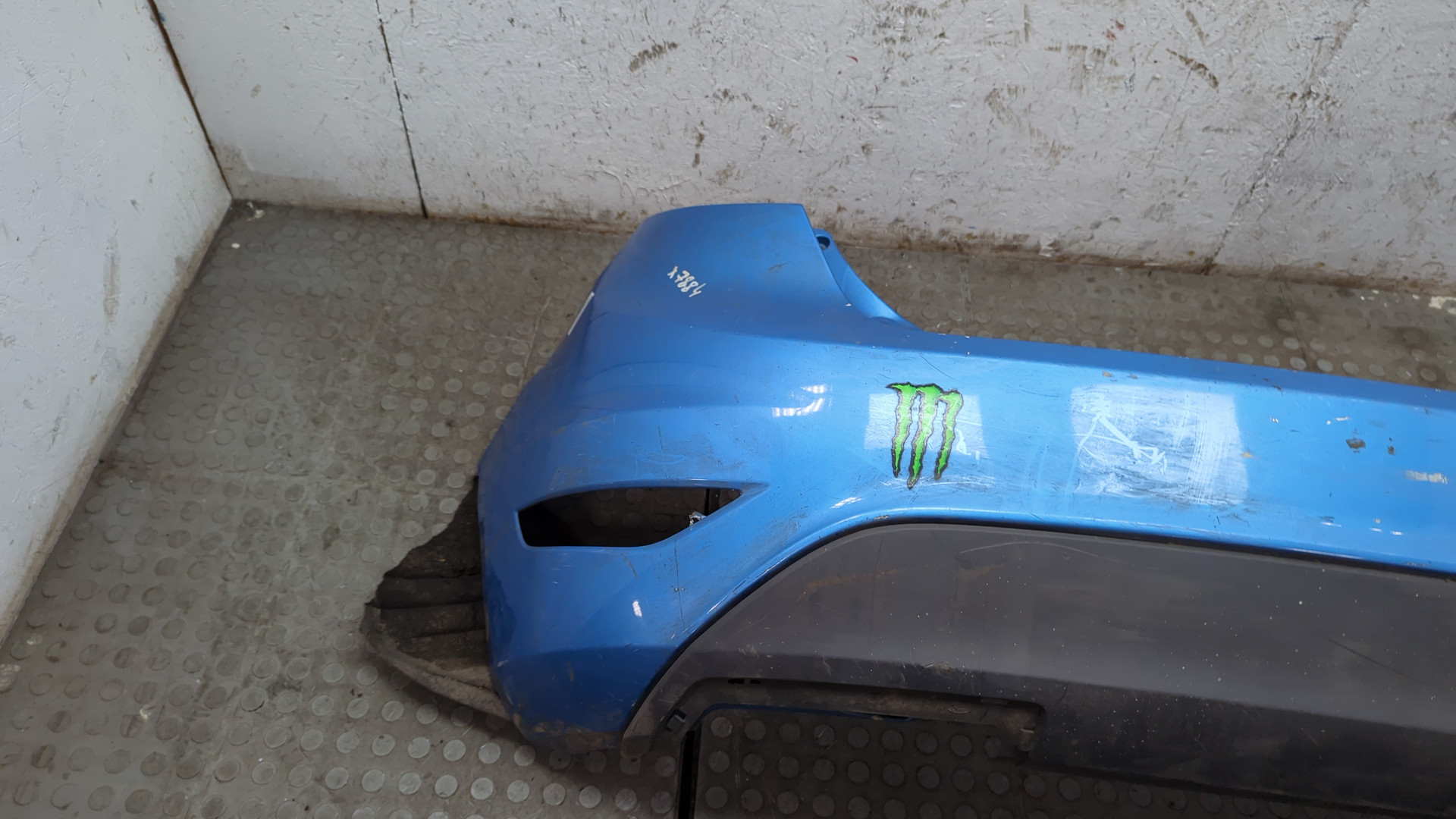 Бампер задний