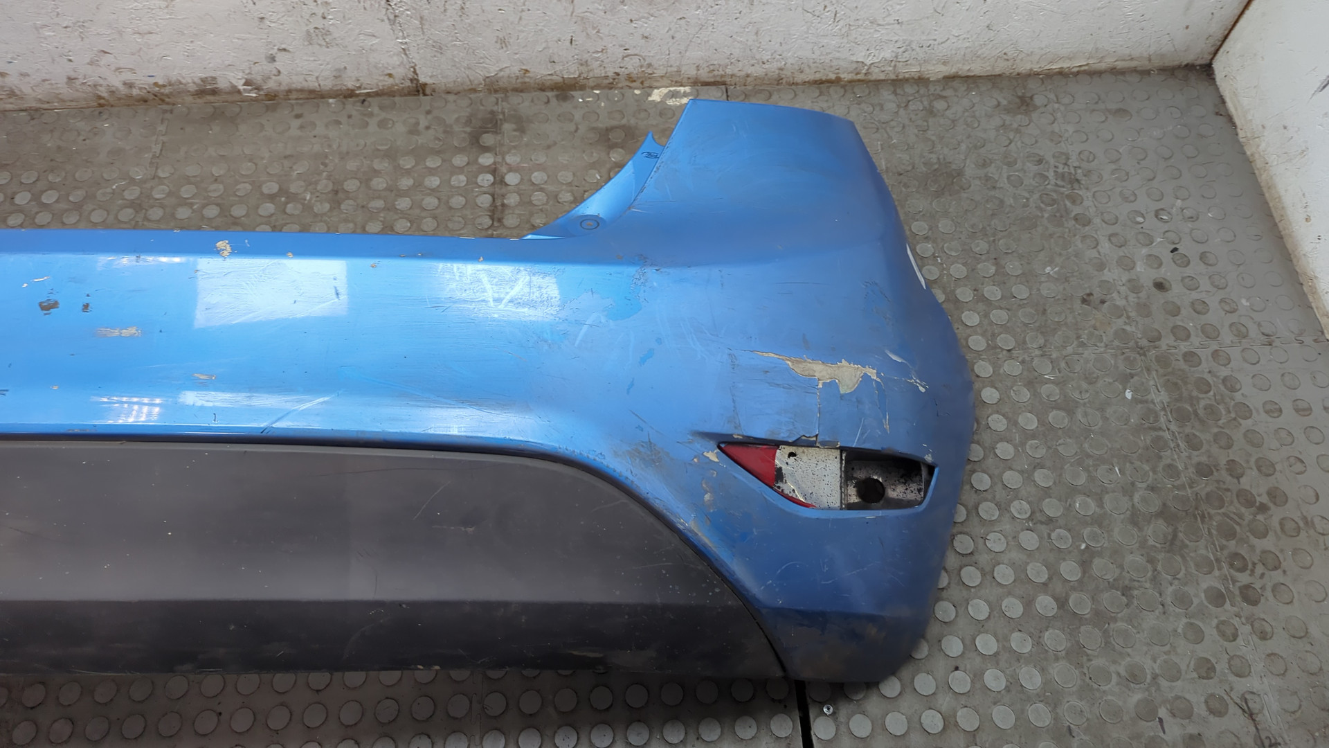 Бампер задний