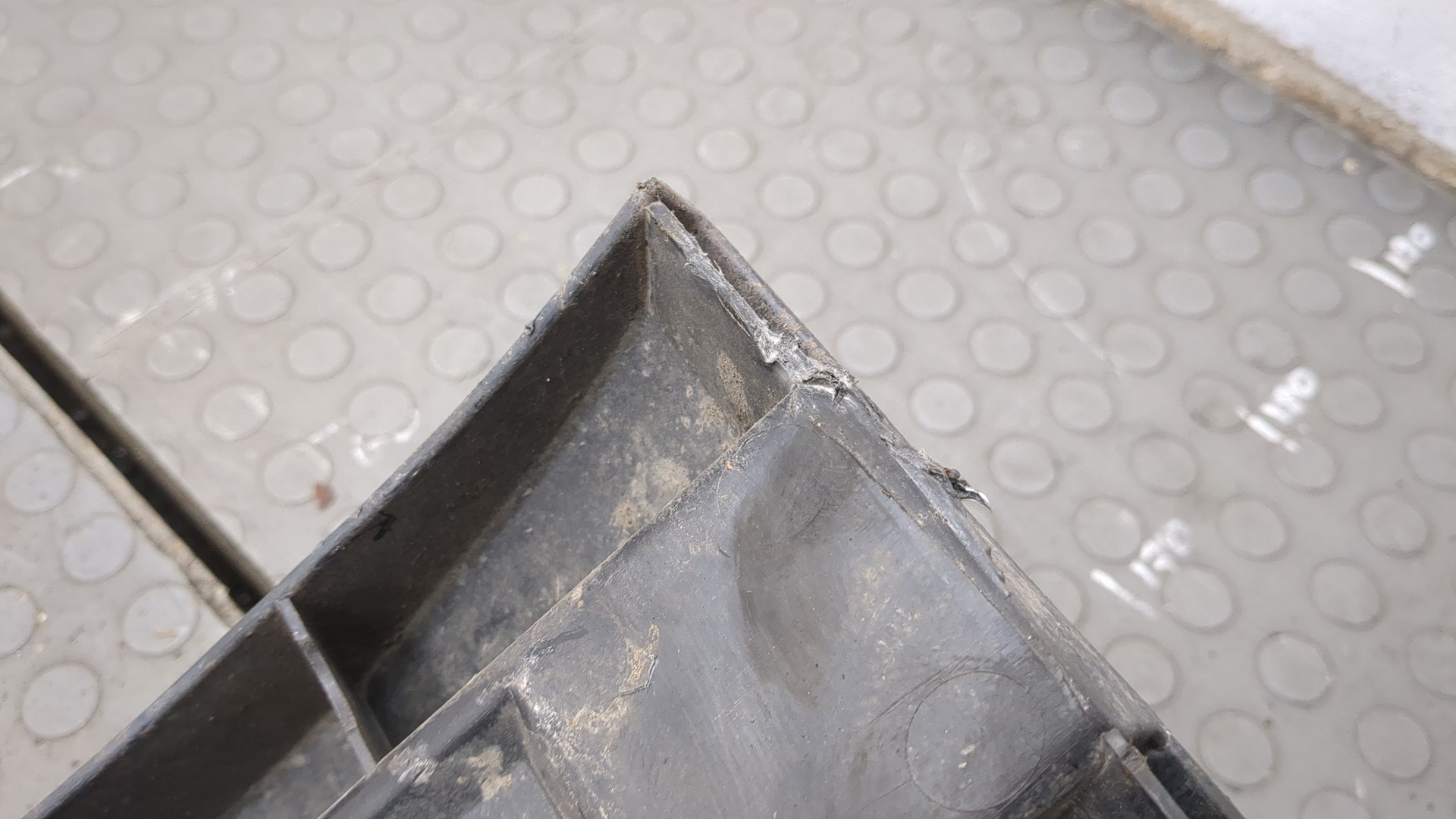 Усилитель переднего бампера