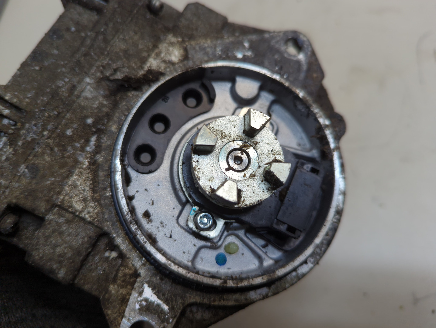 Серводвигатель рулевой рейки