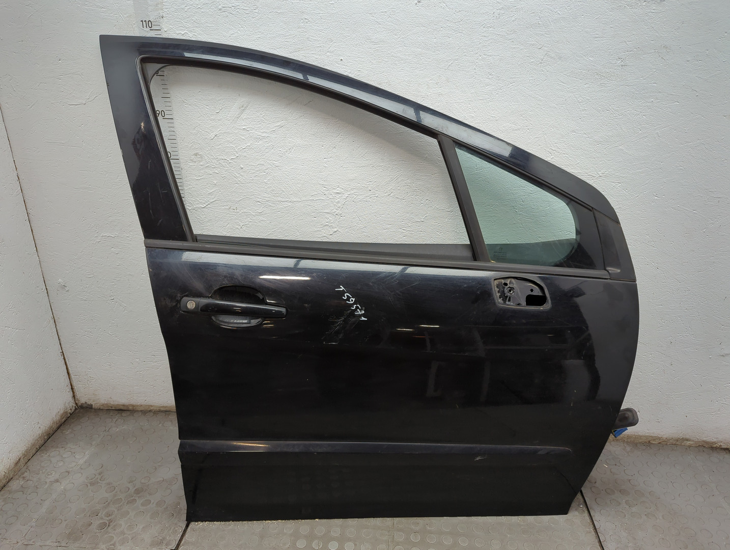 Дверь передняя правая