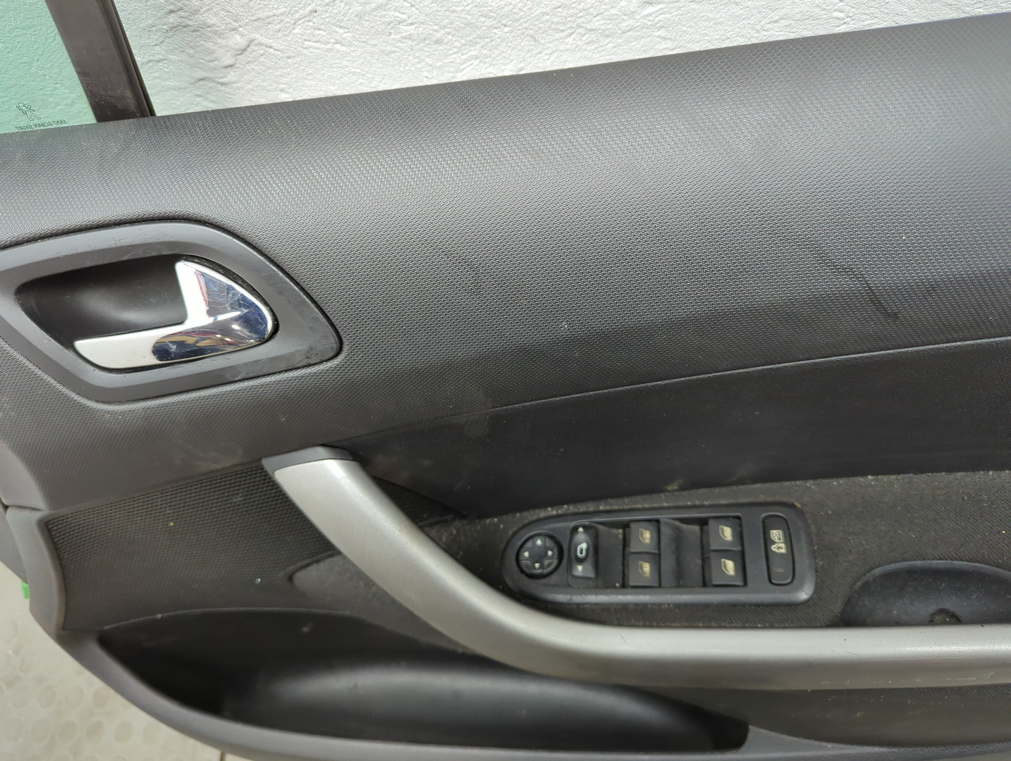 Дверь передняя правая