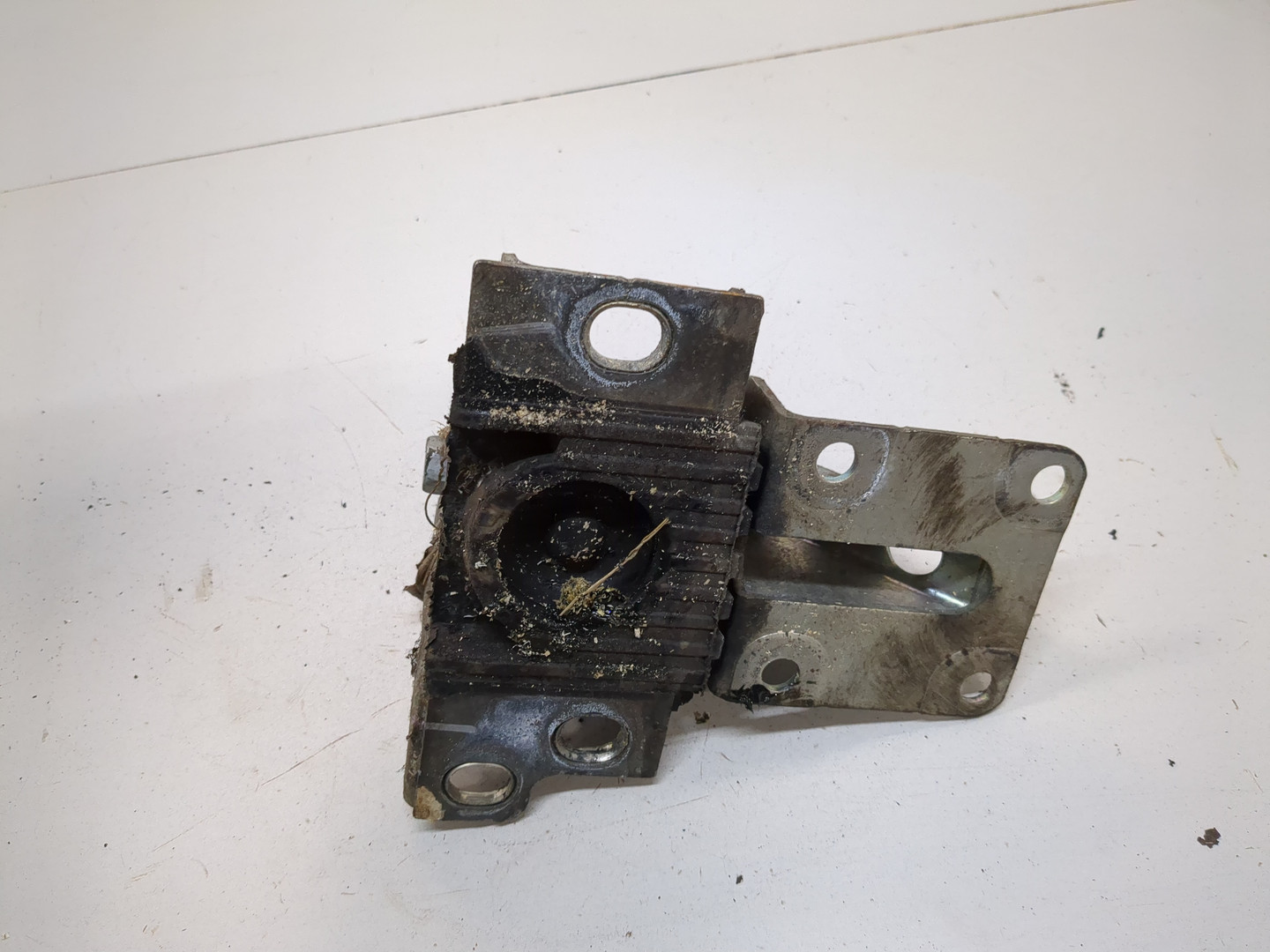 Опора двигателя правая