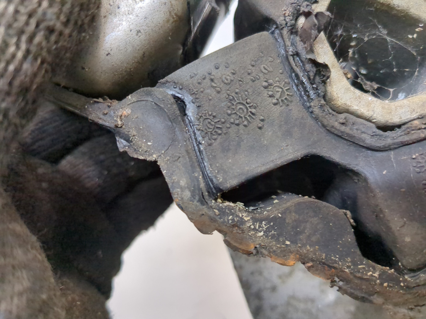 Опора двигателя