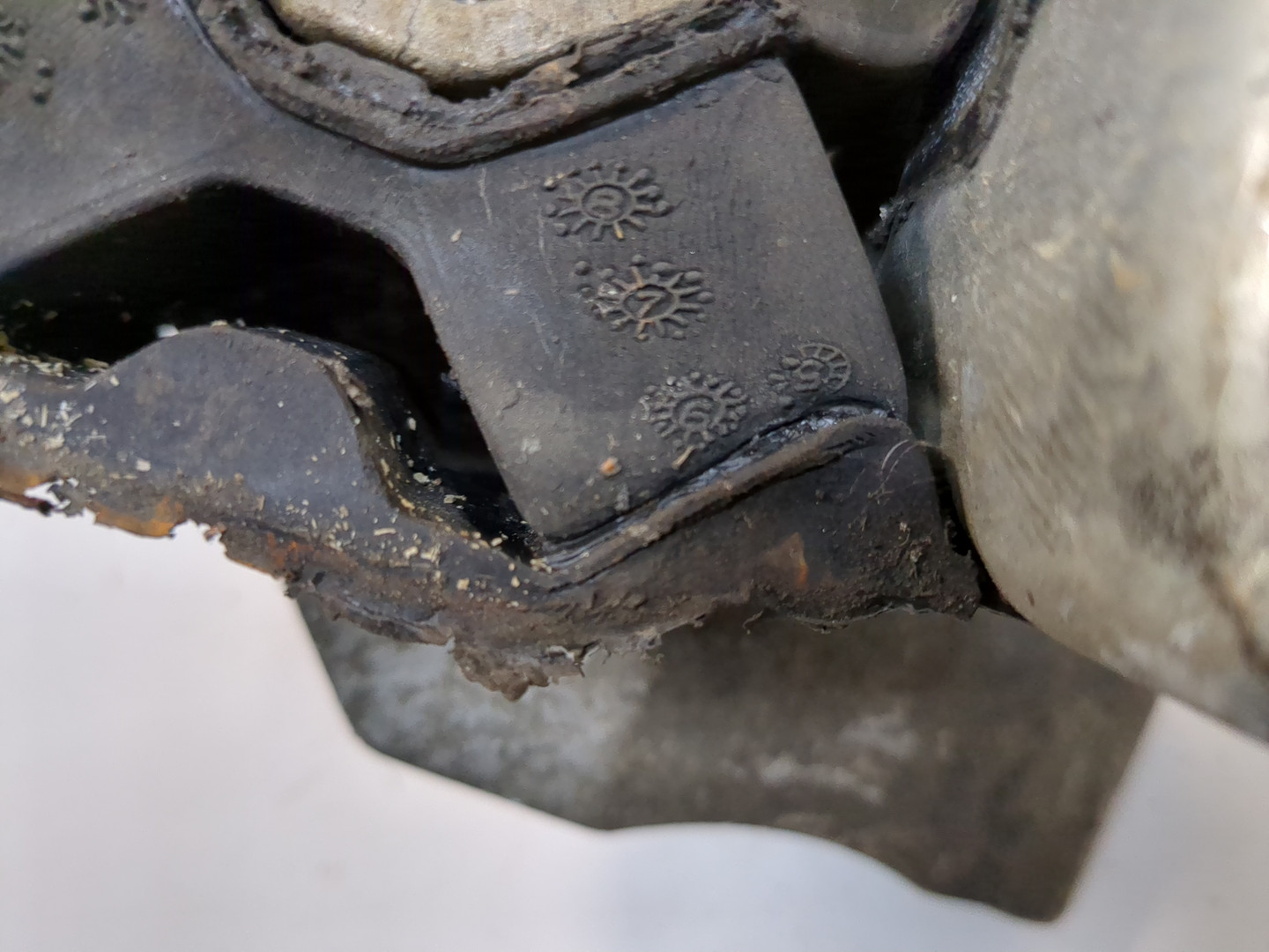 Опора двигателя