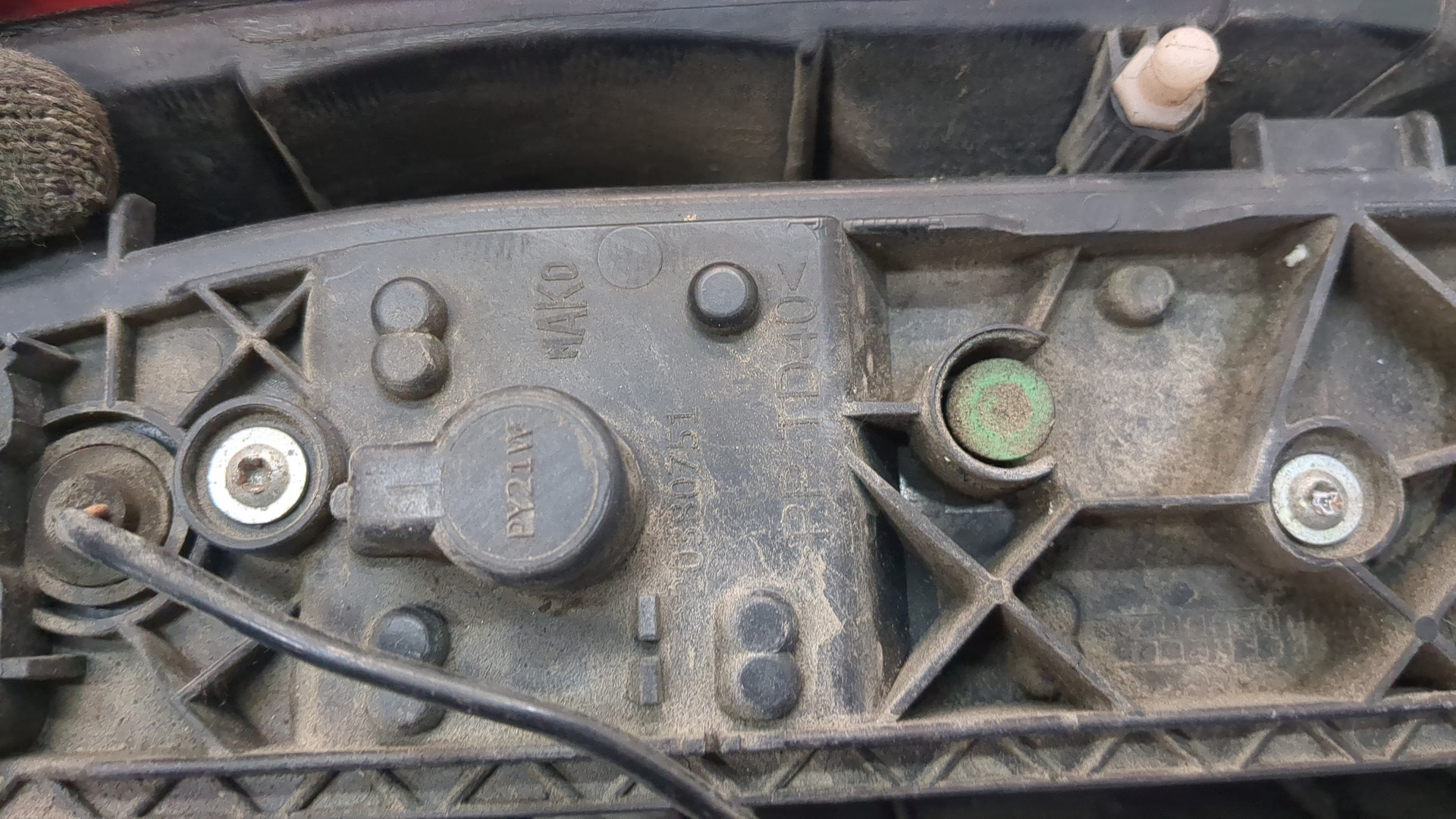 Фонарь задний левый