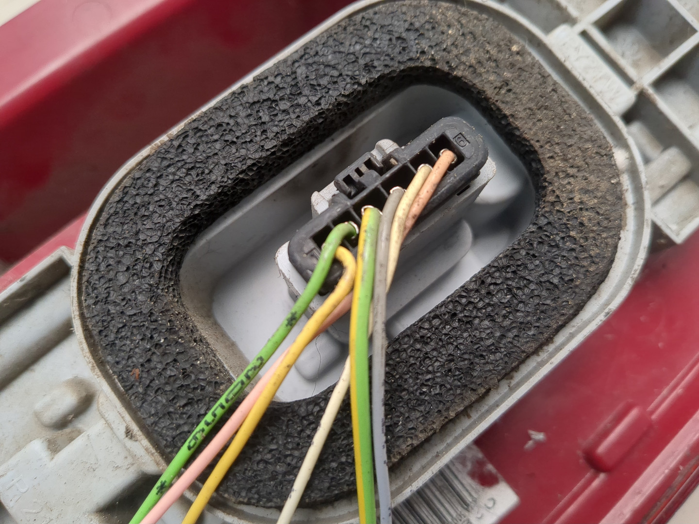 Фонарь задний левый