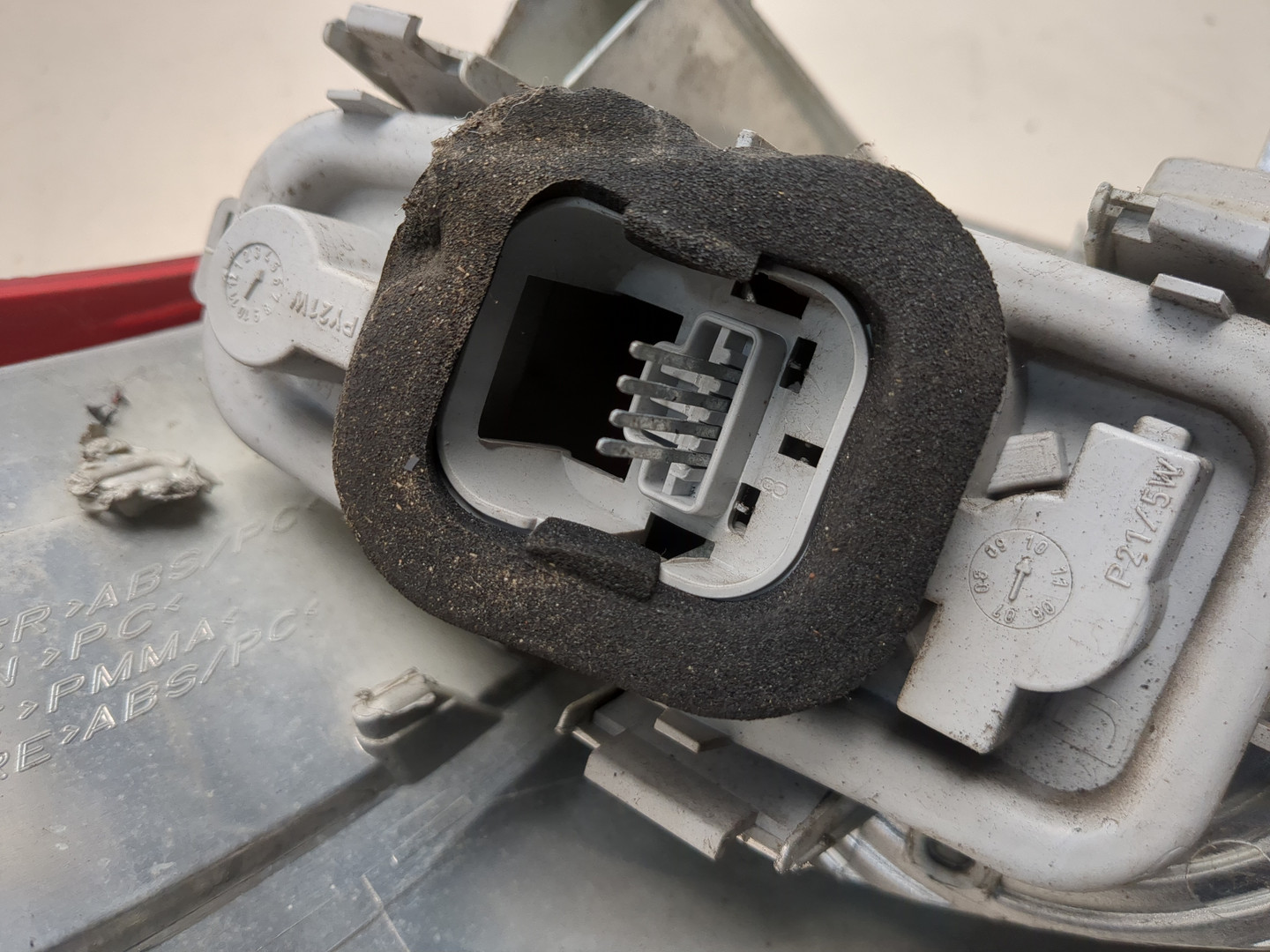 Фонарь задний правый