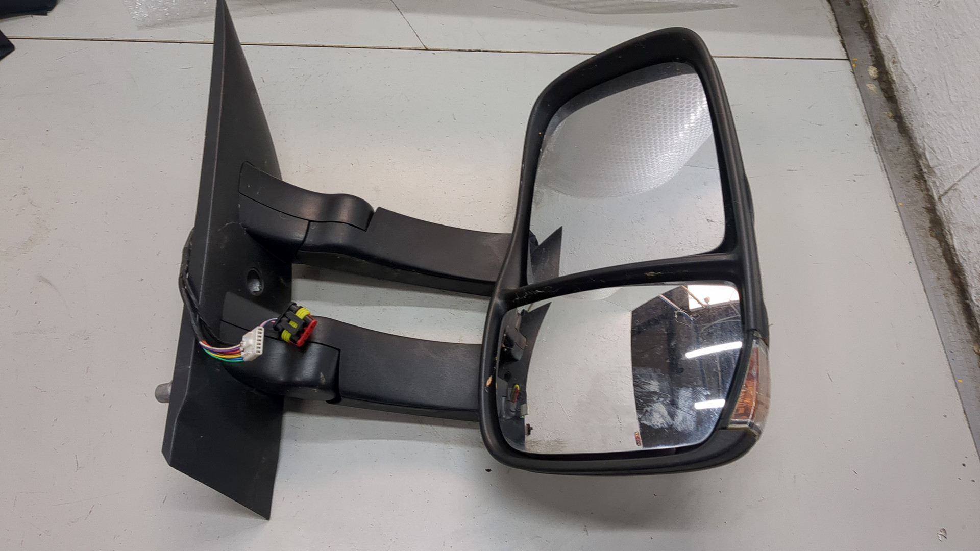 Зеркало правое электрическое