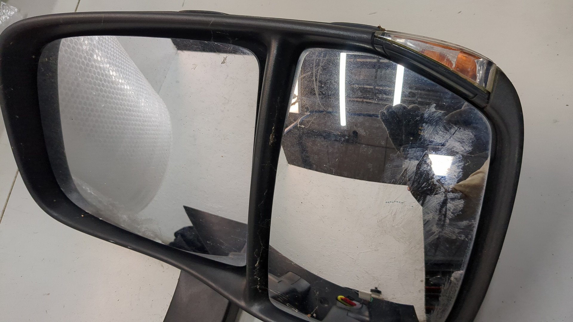 Зеркало правое электрическое