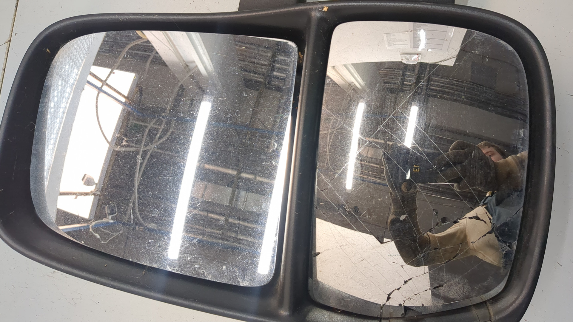 Зеркало левое электрическое