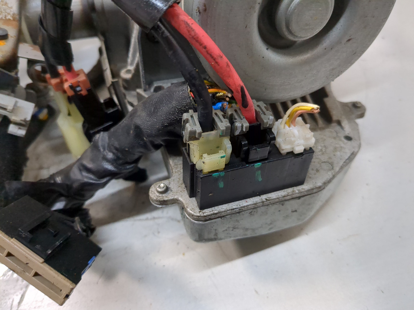 Серводвигатель рулевой рейки