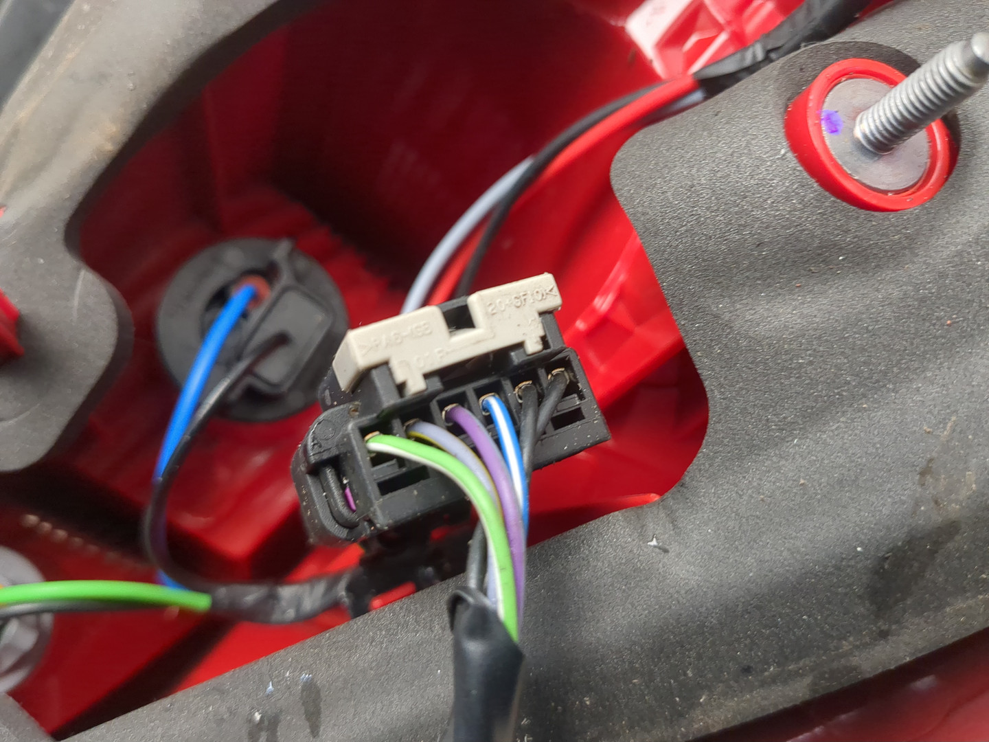 Фонарь задний левый