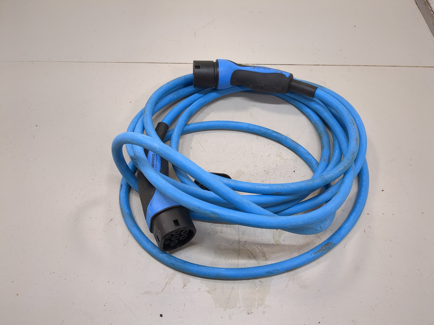 Зарядное устройство (кабель зарядный)