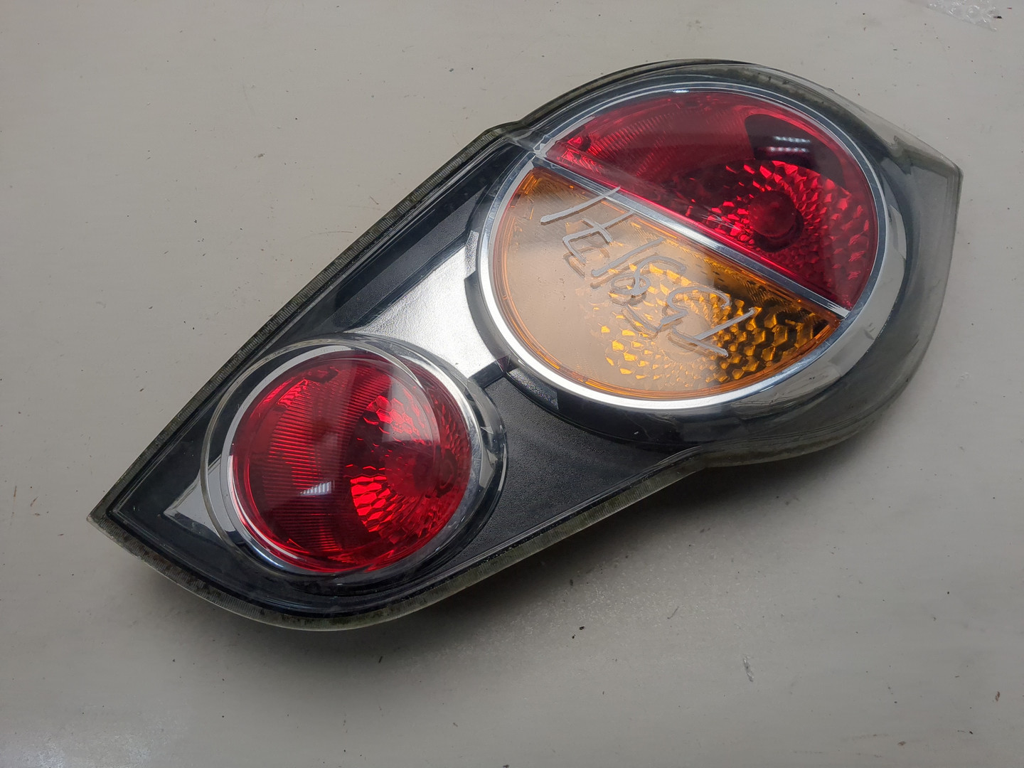 Фонарь задний правый