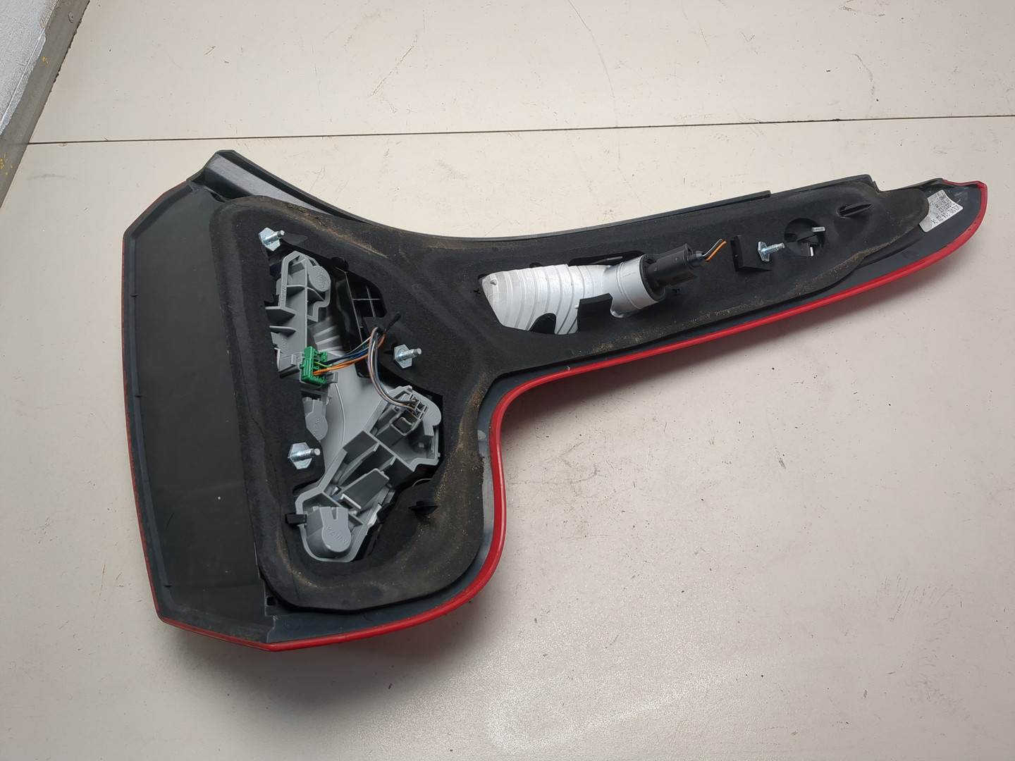 Фонарь задний левый