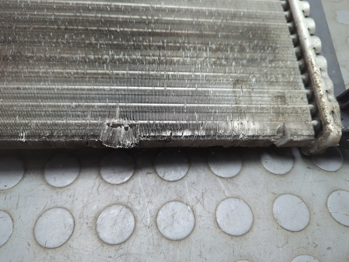 Радиатор охлаждения двигателя основной