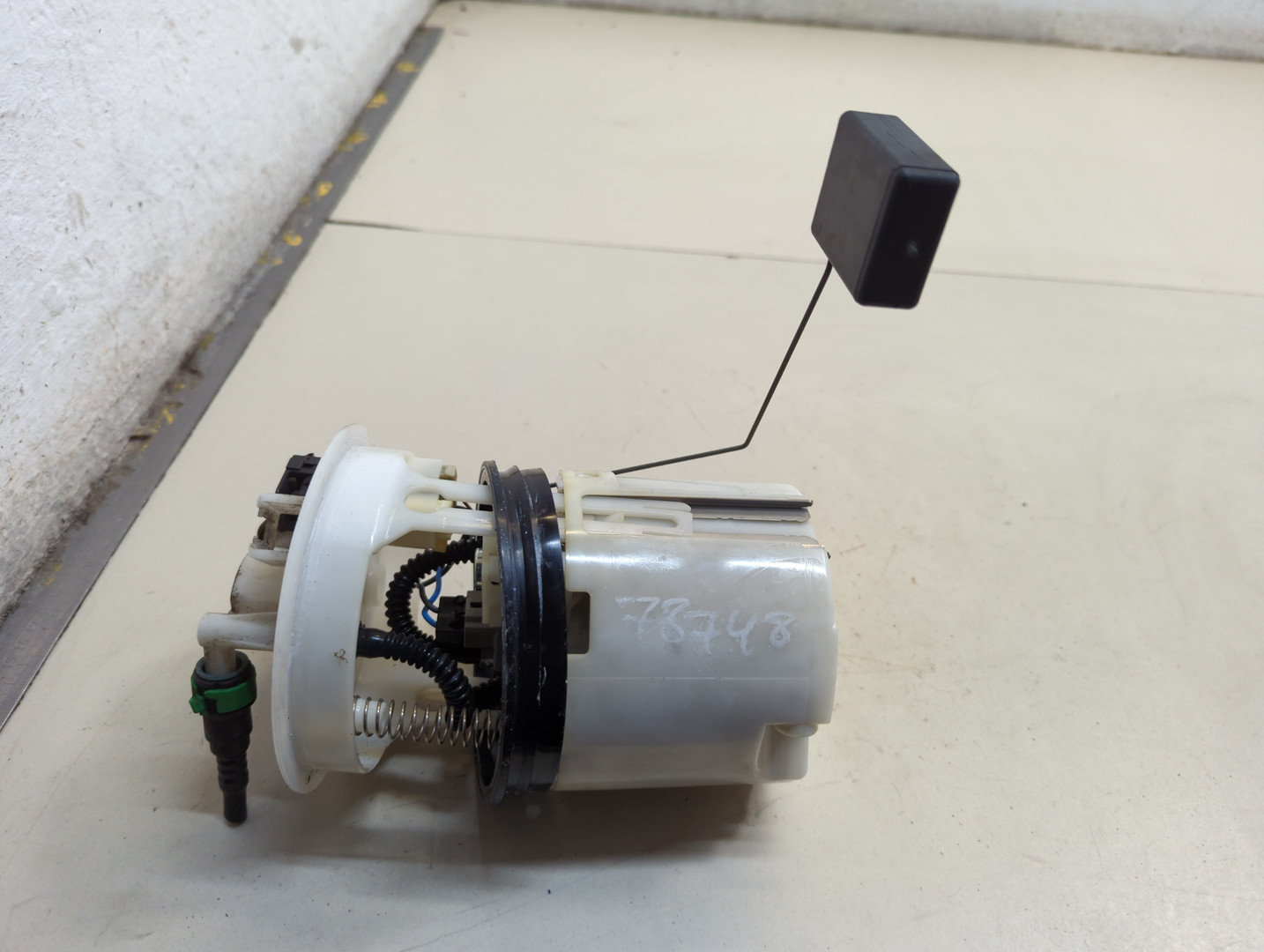 Насос топливный электрический