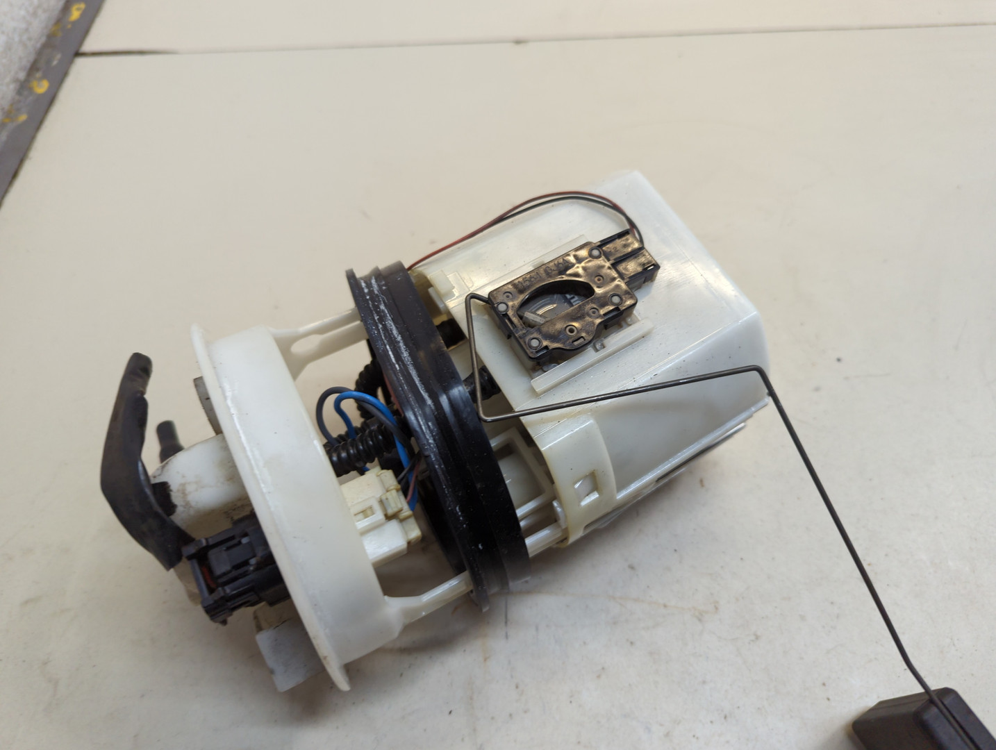 Насос топливный электрический