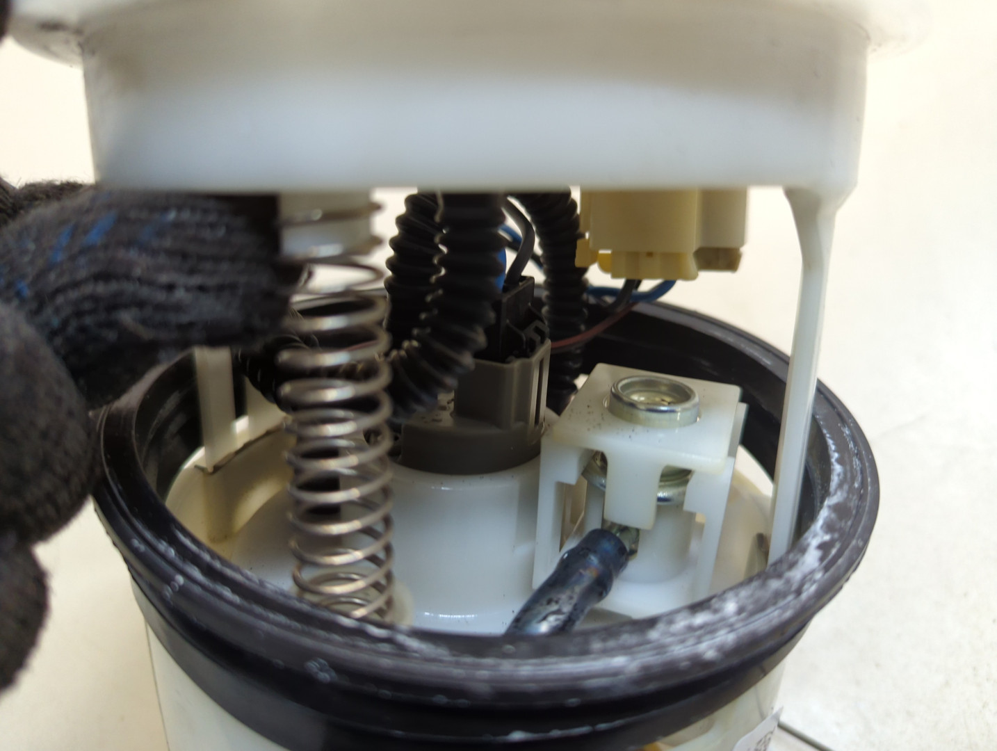 Насос топливный электрический