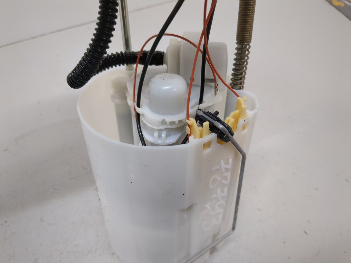 Насос топливный электрический