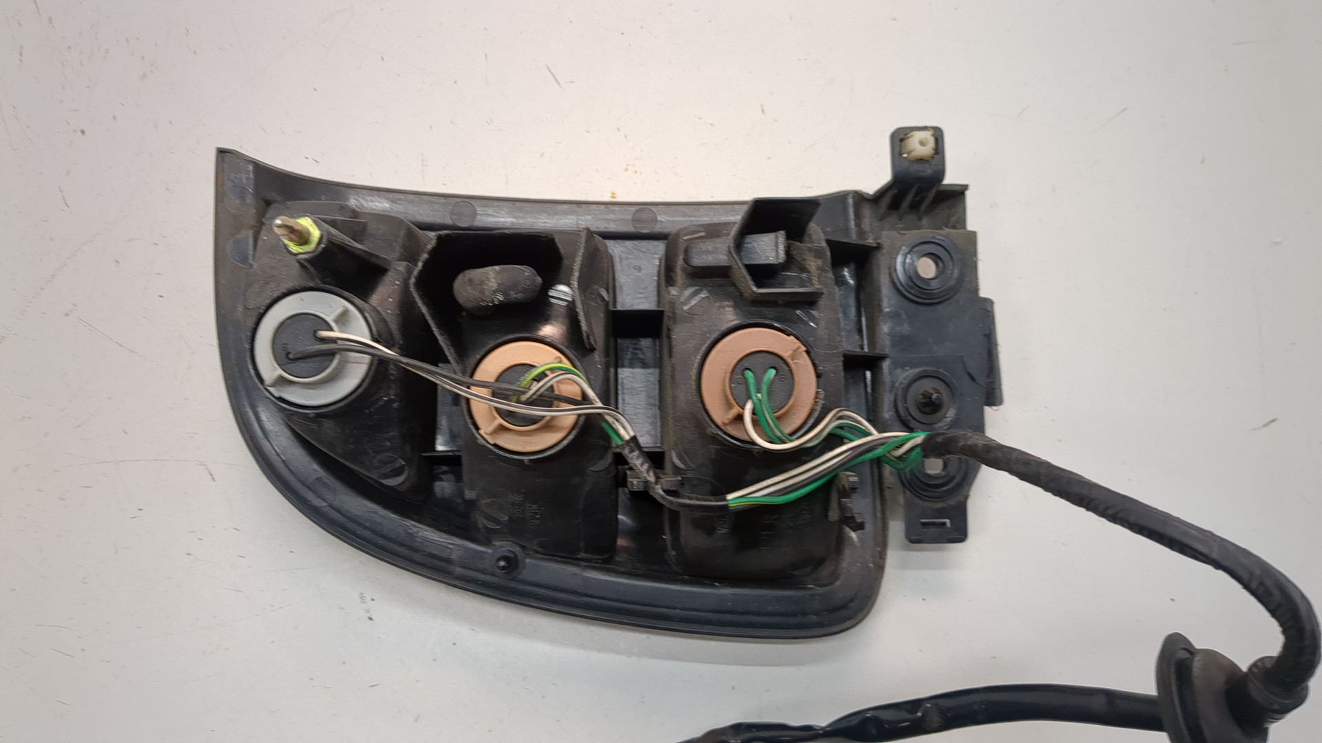 Фонарь задний правый