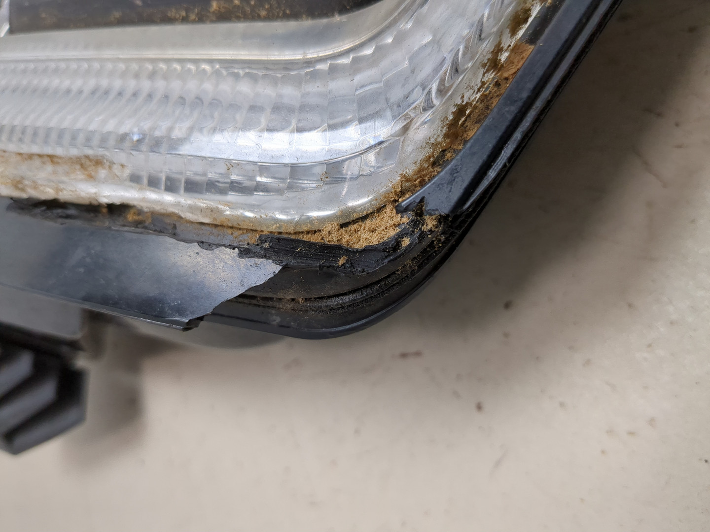 Фара противотуманная правая