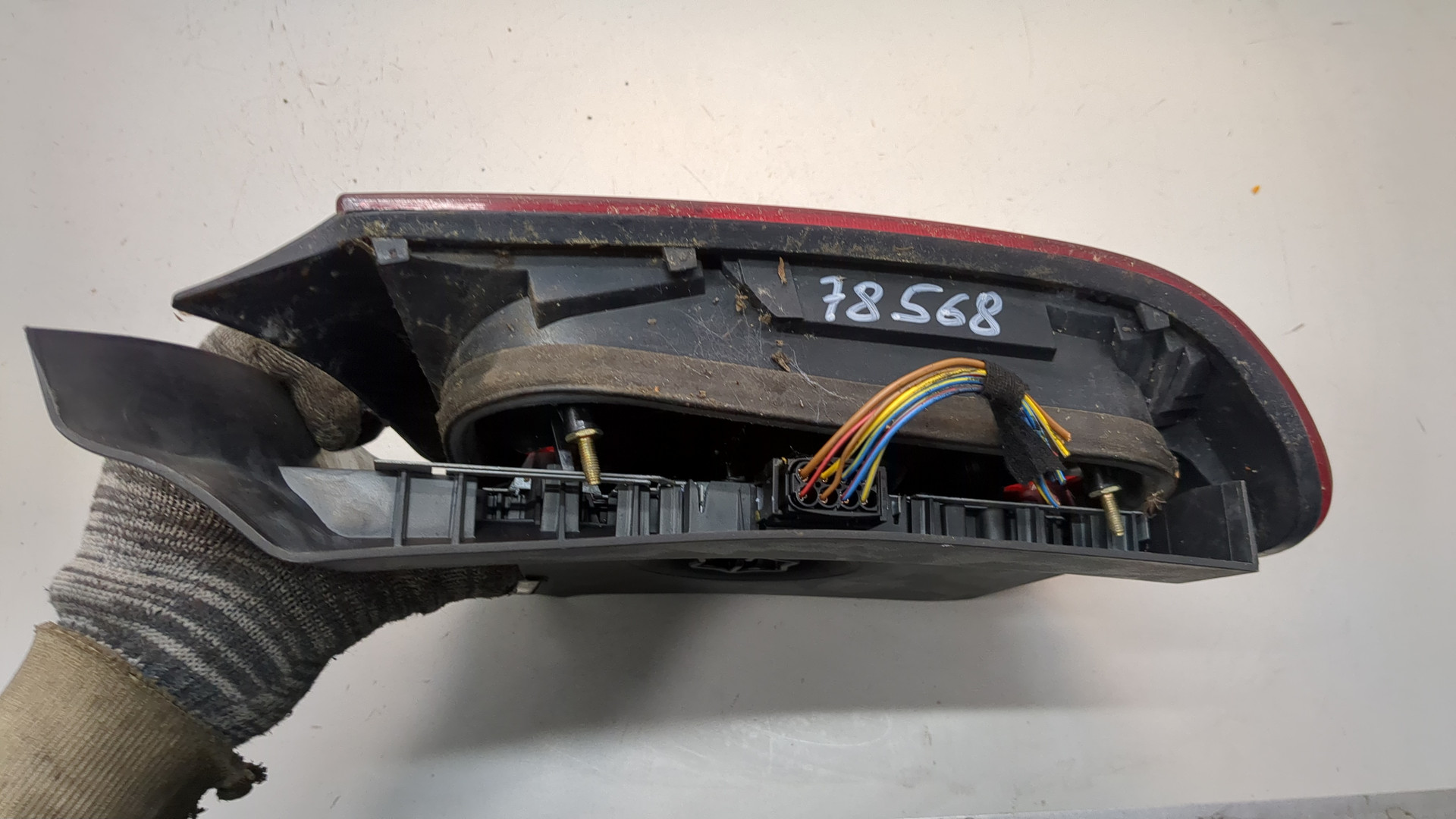 Фонарь задний правый