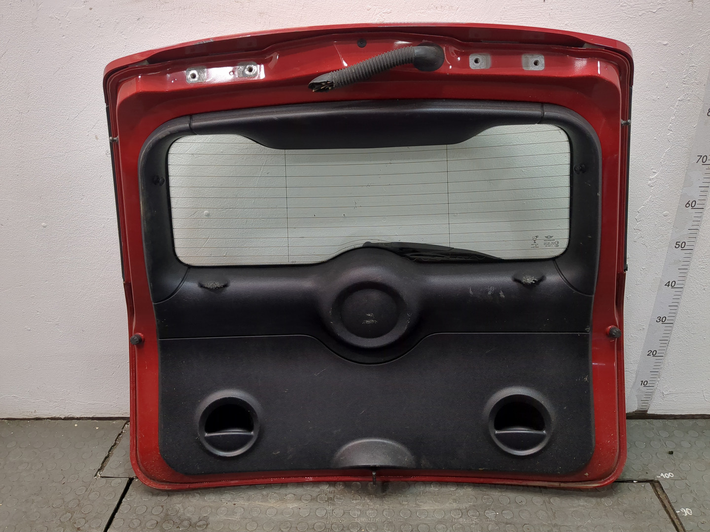 Дверь багажника