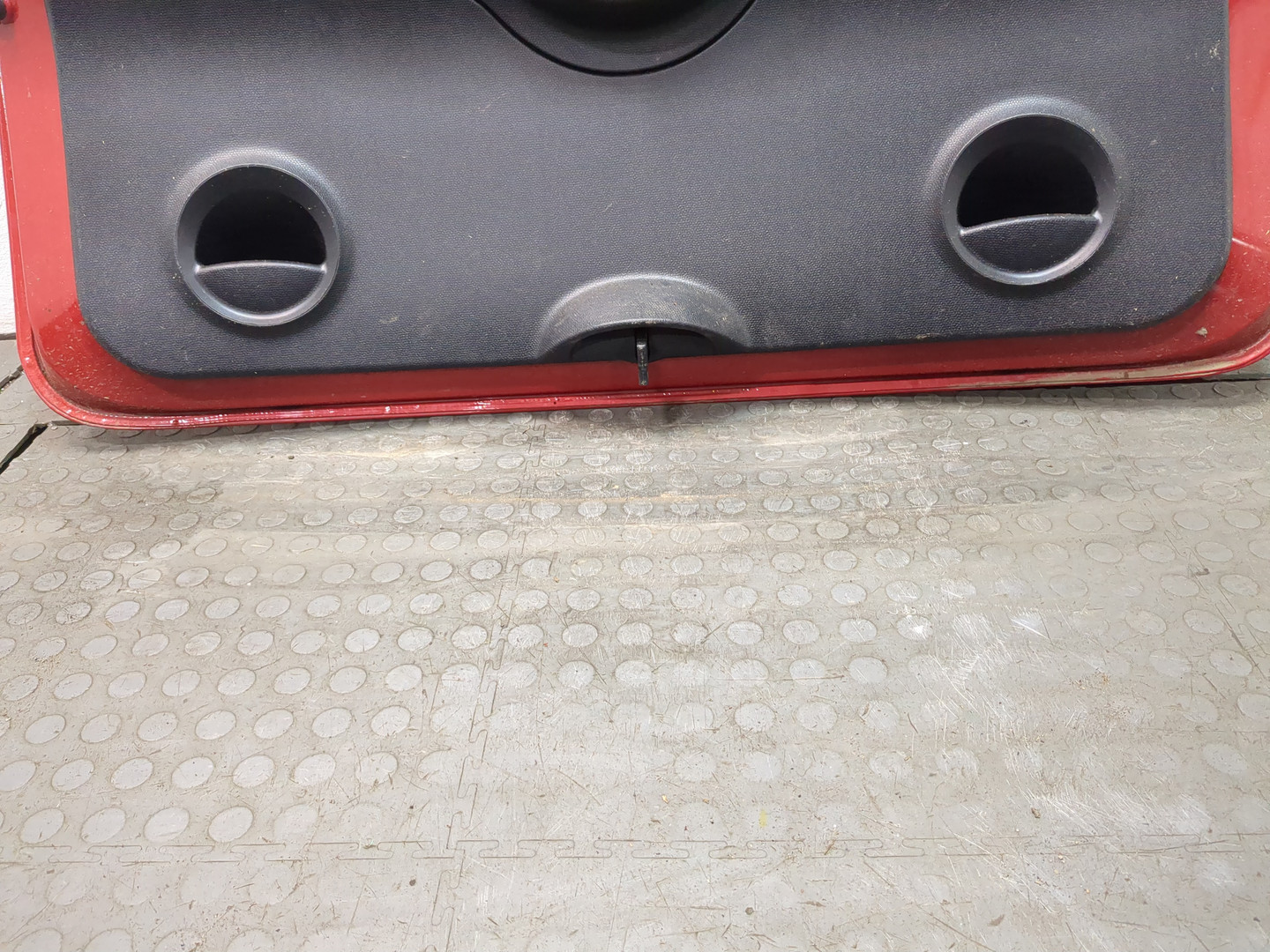 Дверь багажника