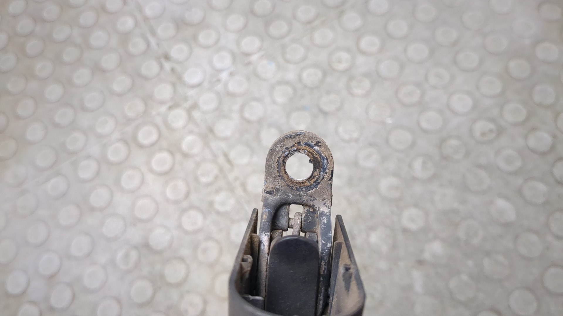 Поводок стеклоочистителя заднего