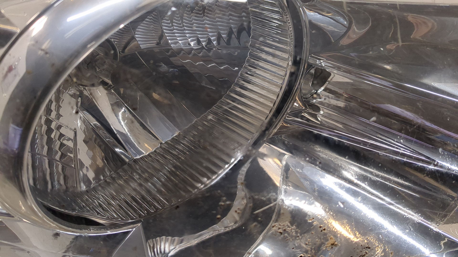 Фара правая