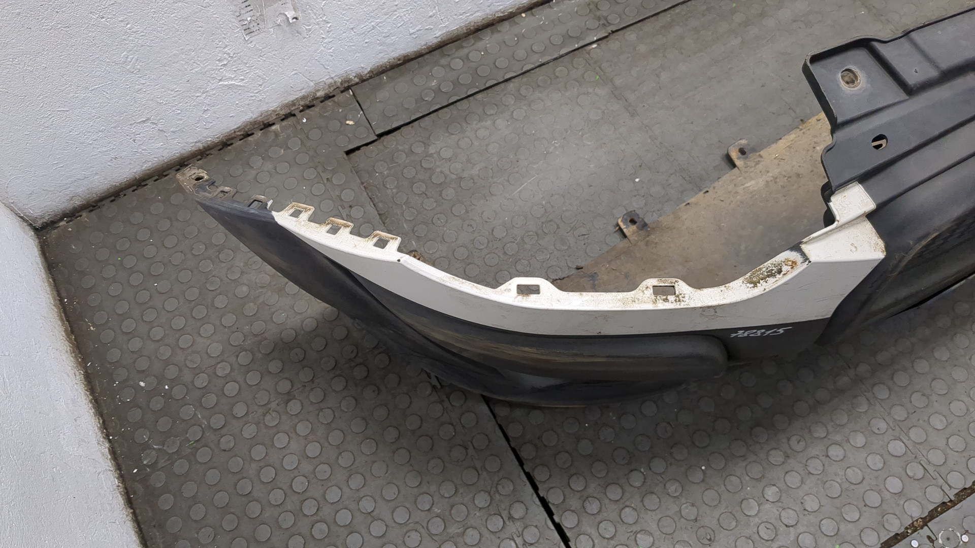 Бампер передний