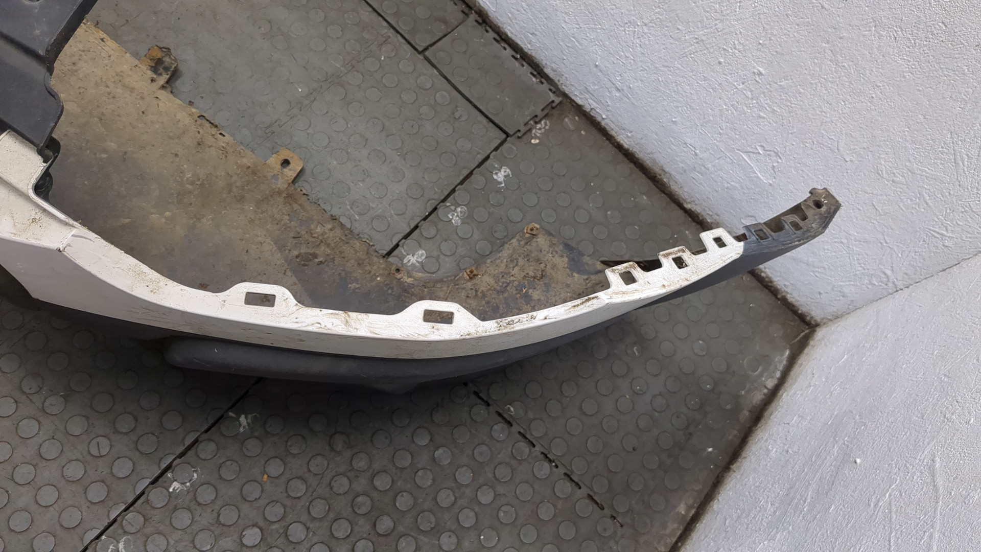 Бампер передний