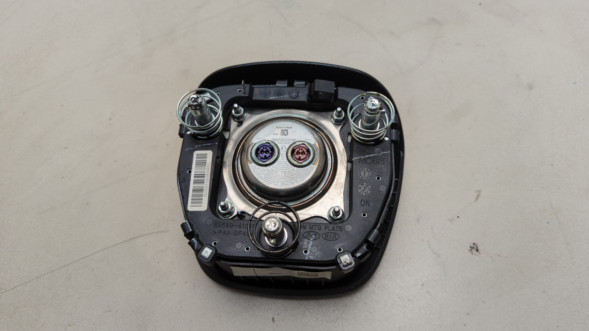 Подушка безопасности в рулевое колесо