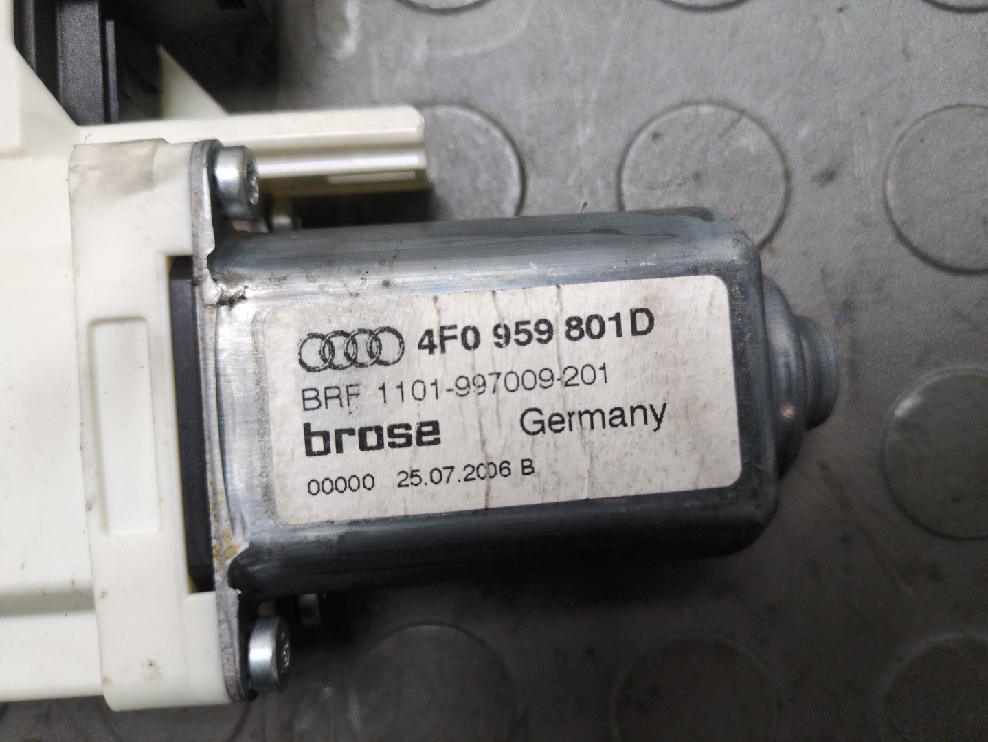 Стеклоподъемник электр. передний левый