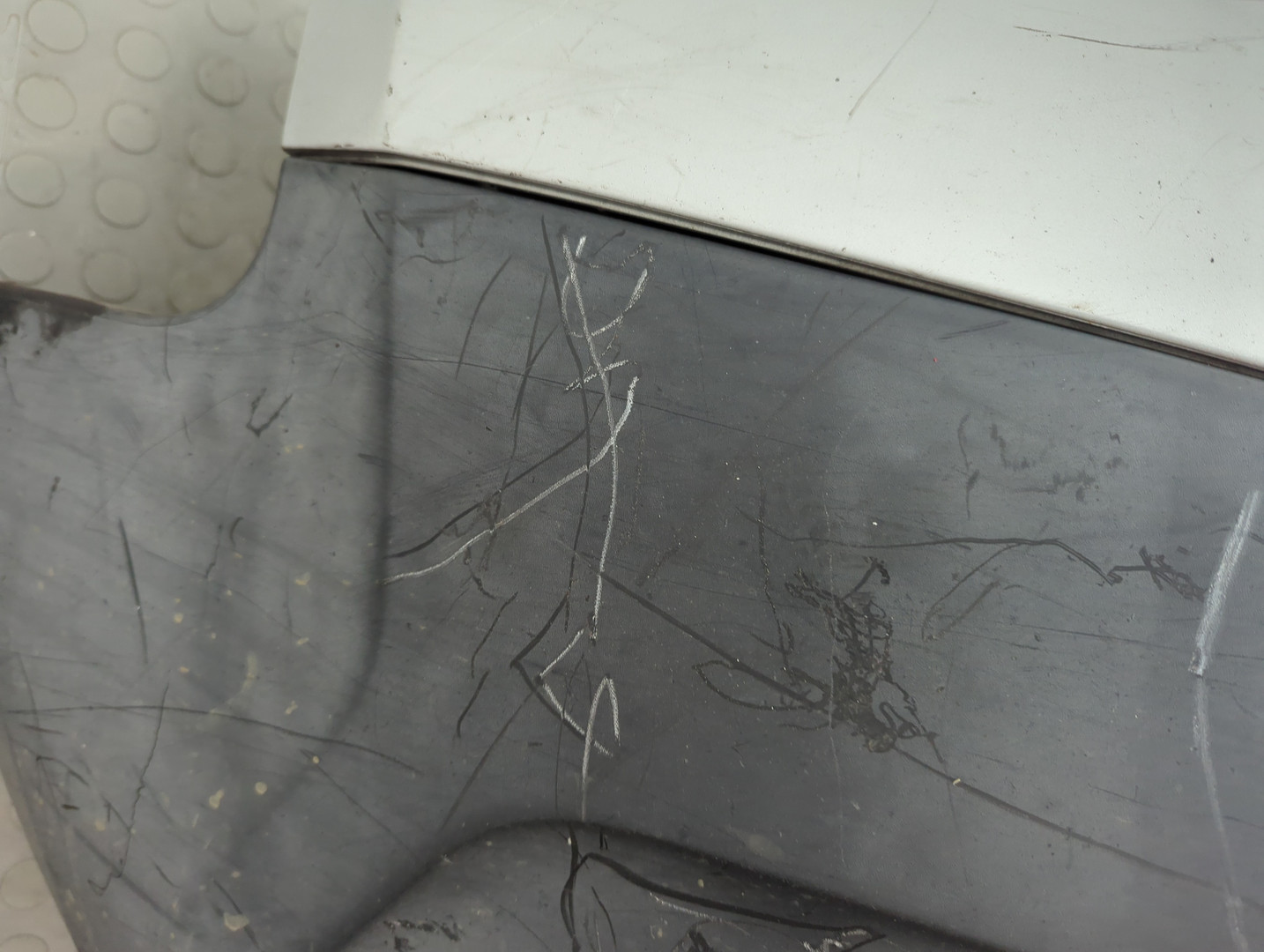 Бампер передний