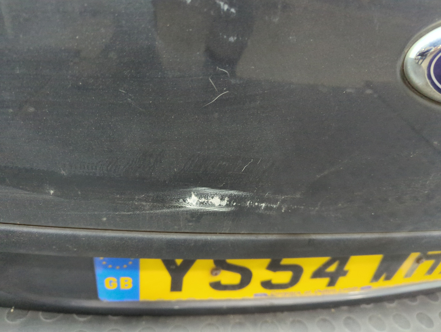 Дверь багажника