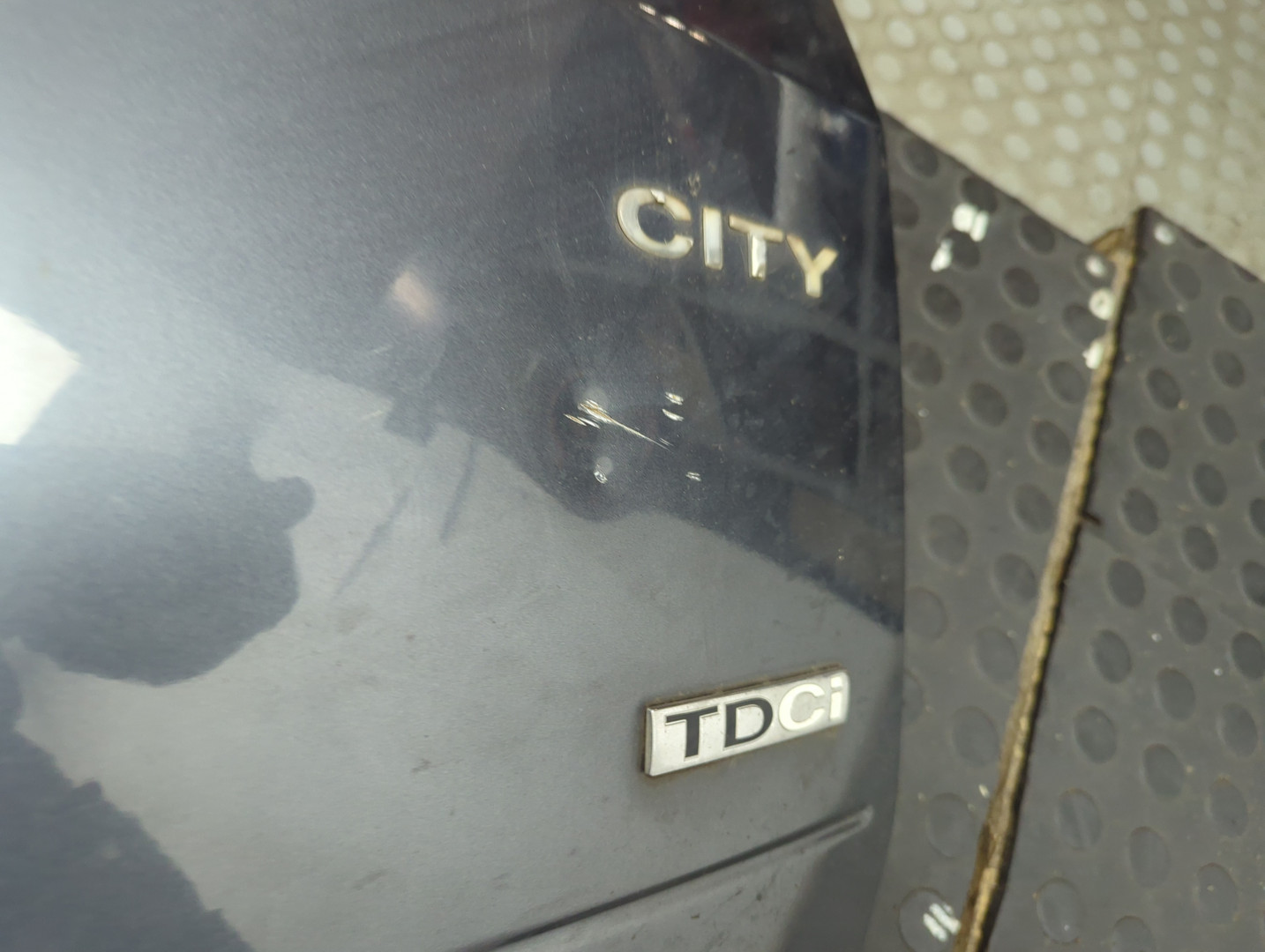 Дверь багажника