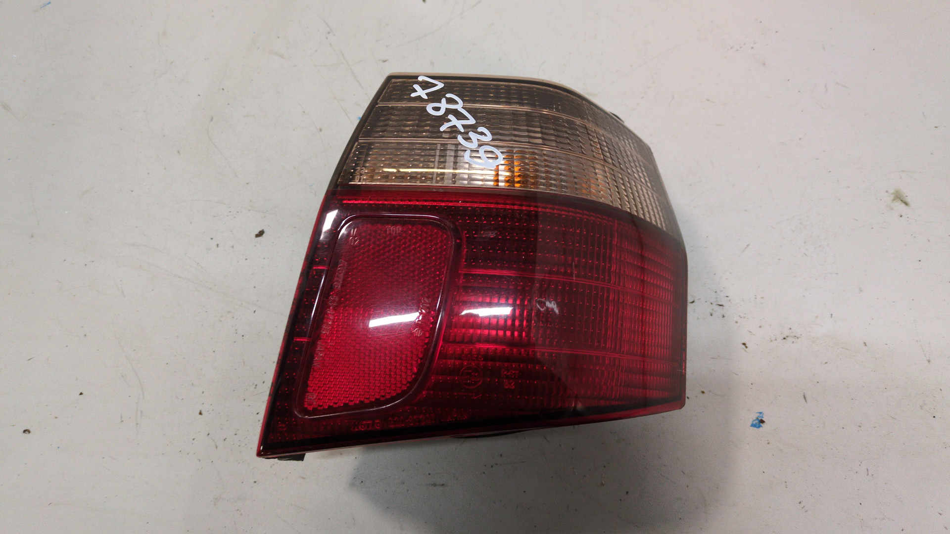 Фонарь задний правый
