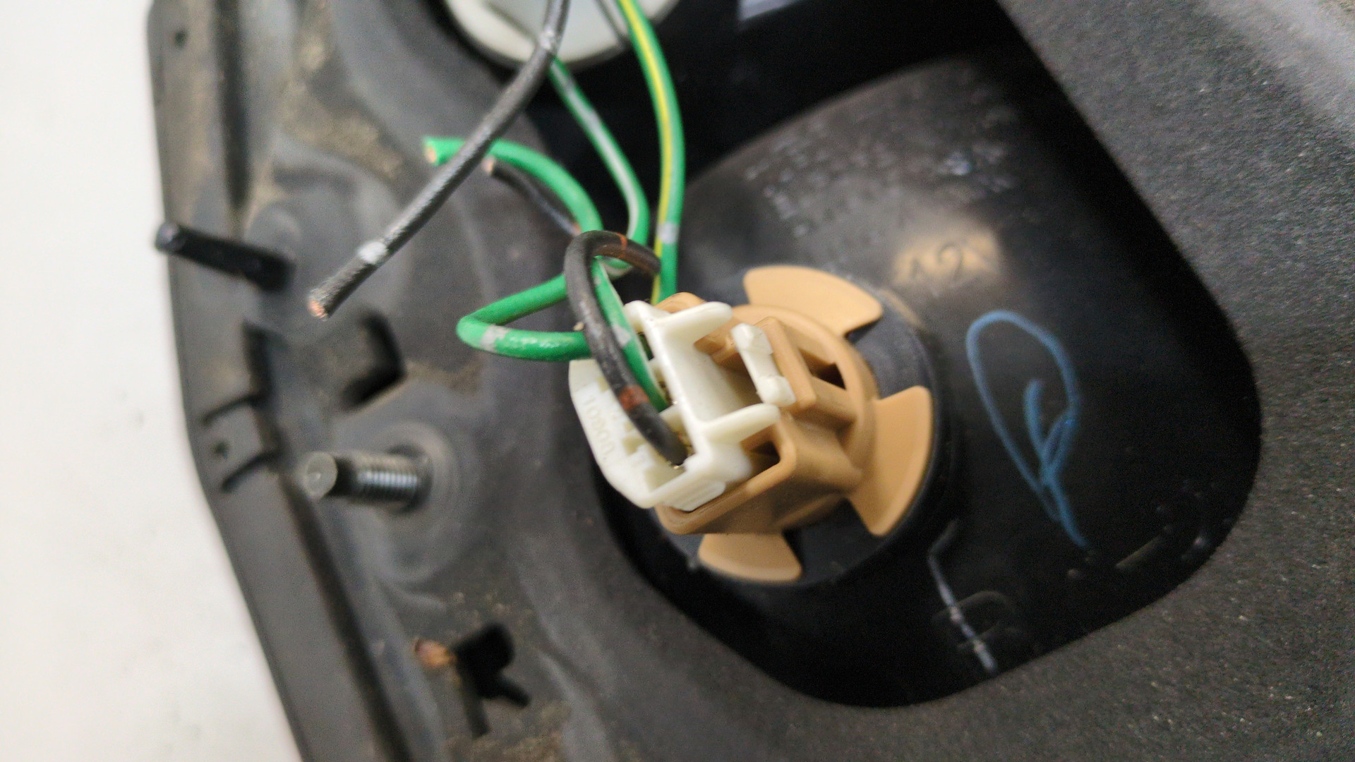 Фонарь задний правый