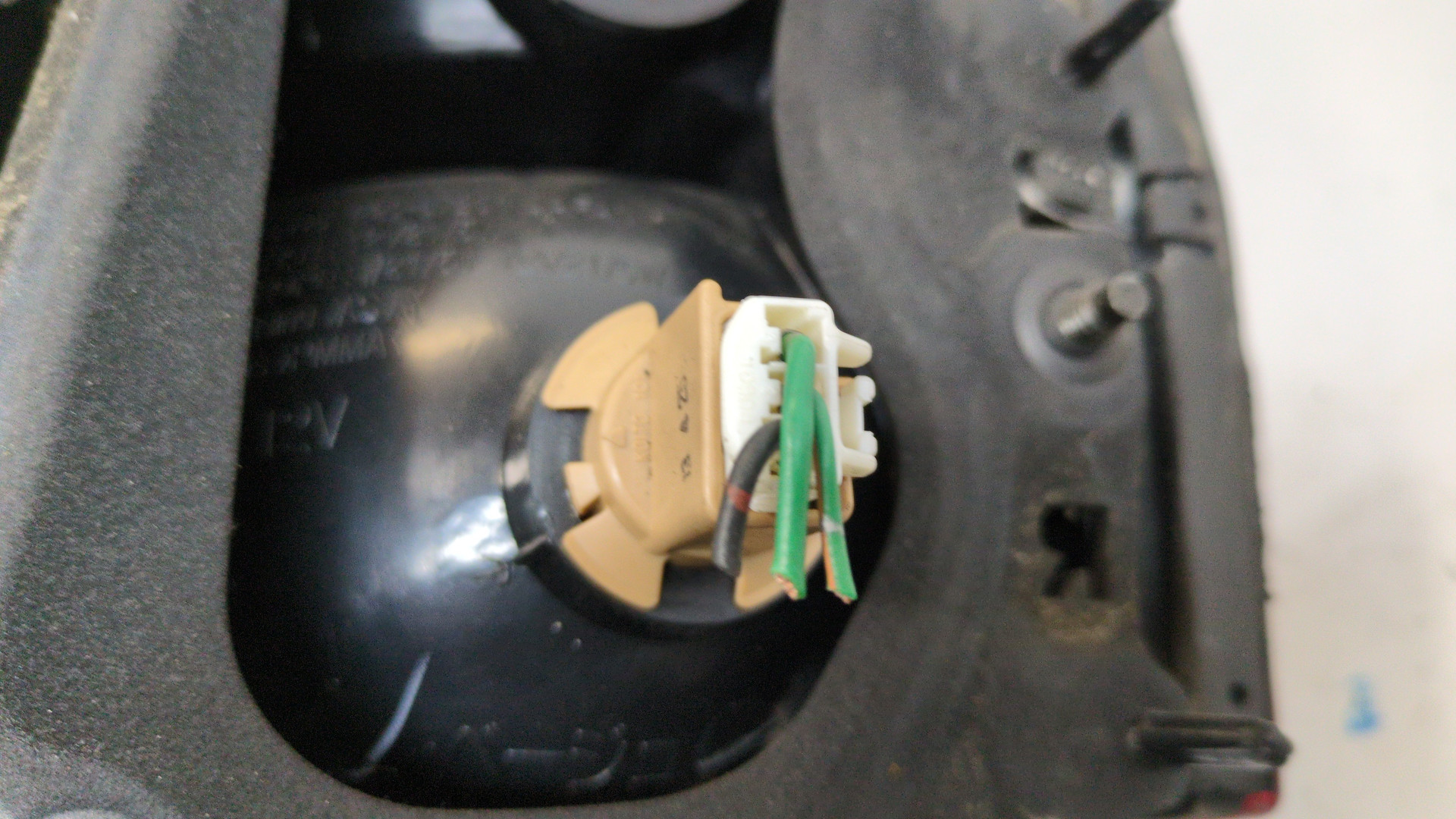 Фонарь задний левый