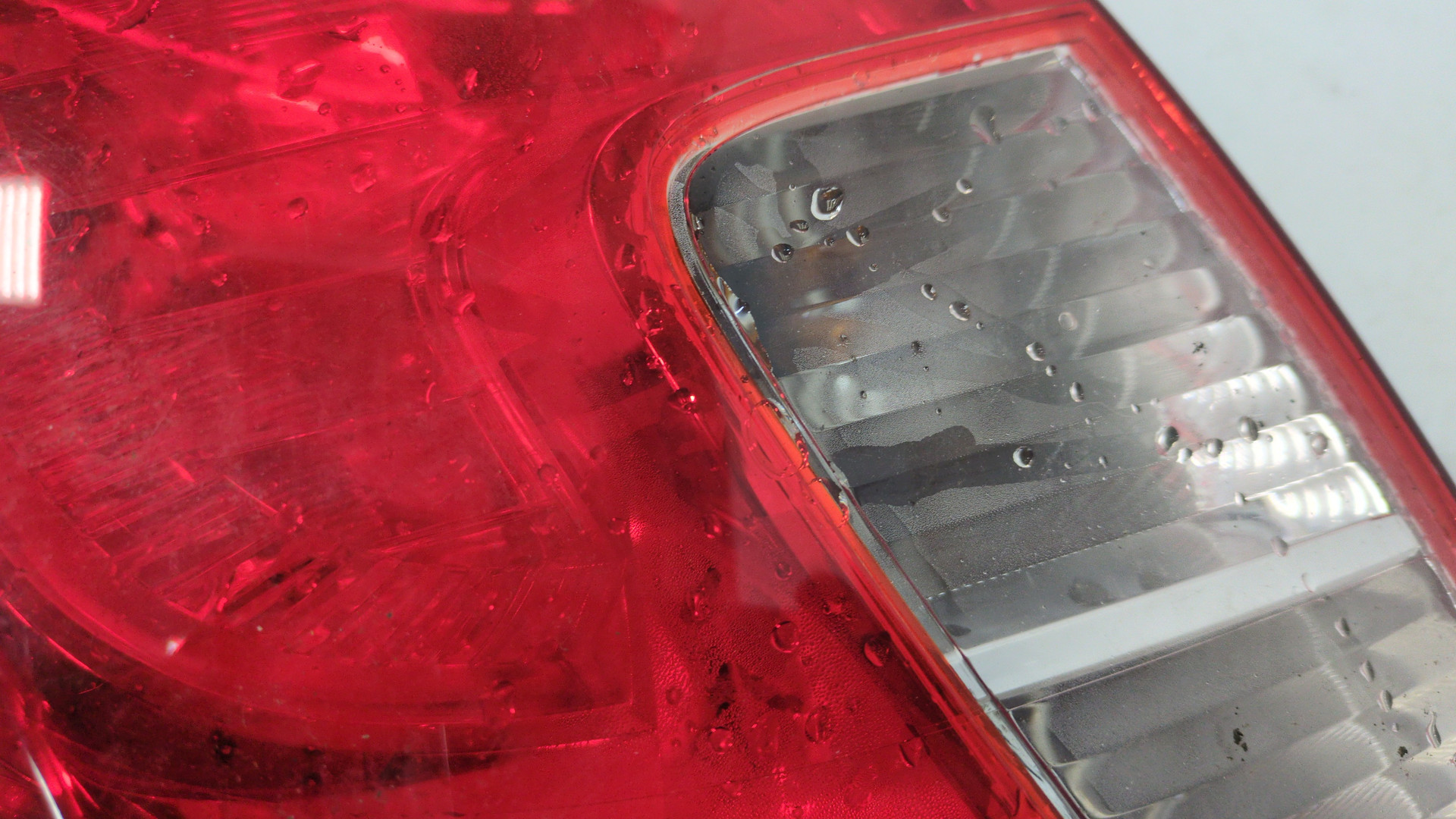 Фонарь задний левый