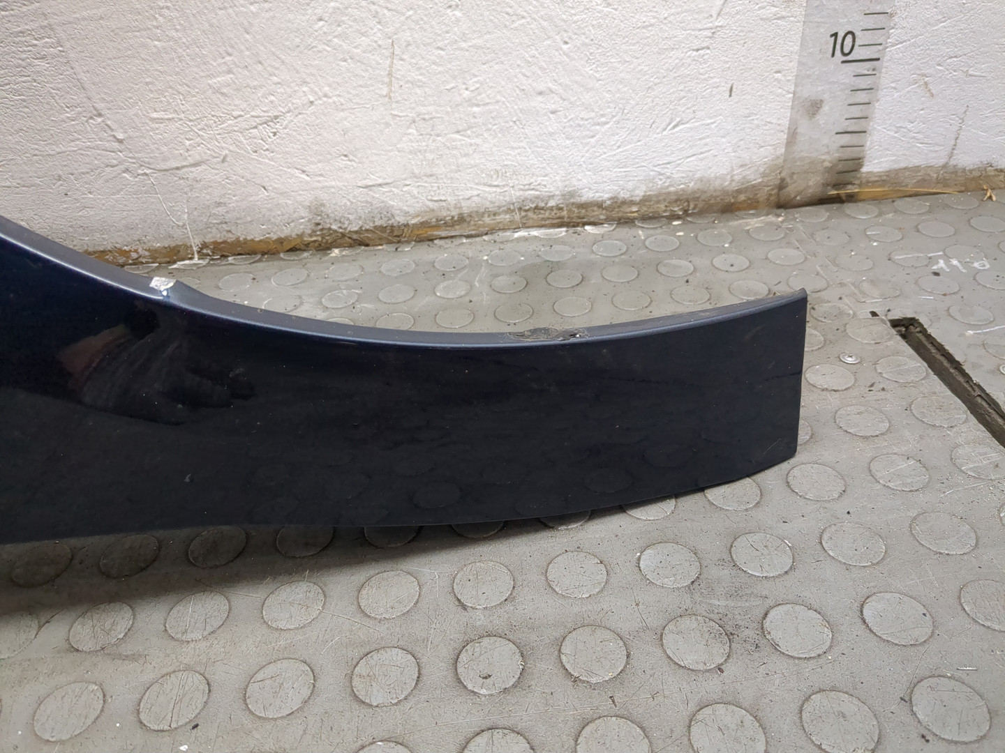 Крыло переднее правое