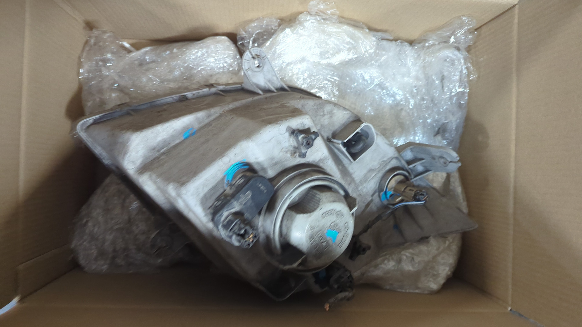 Фара правая