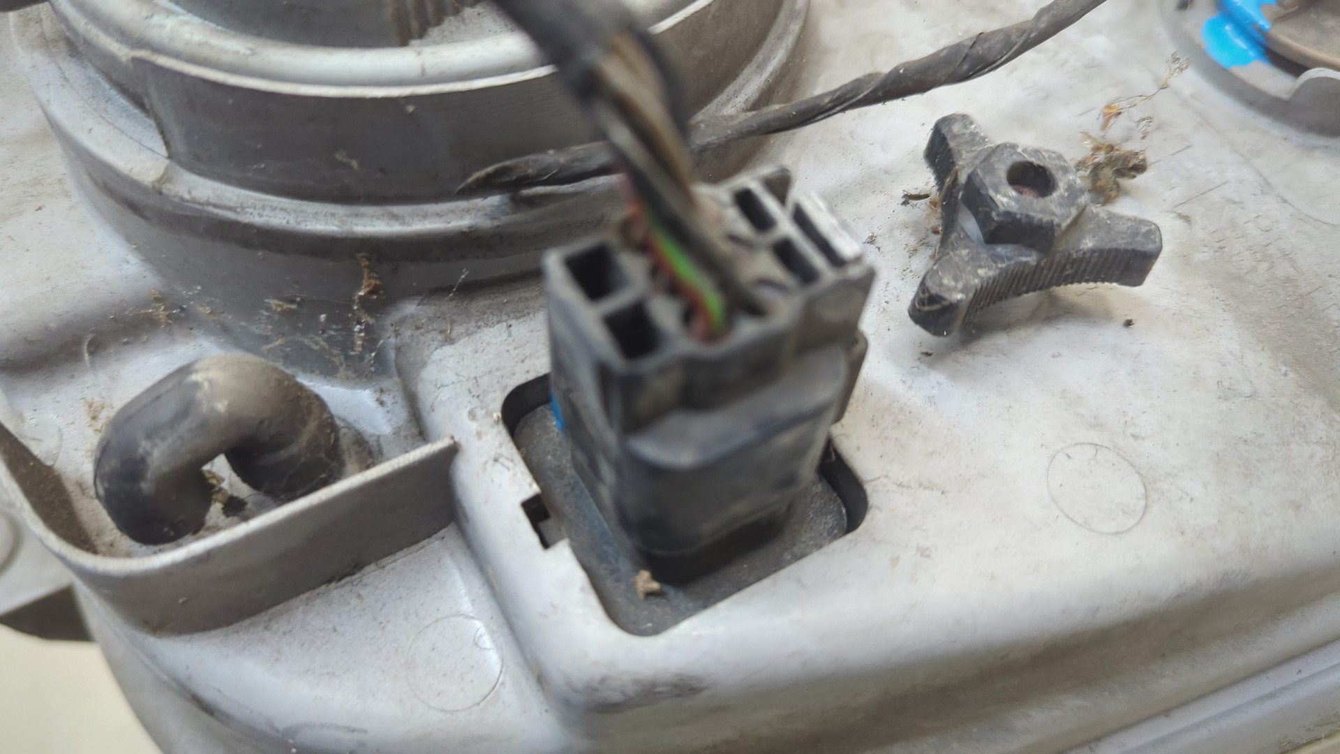 Фара правая