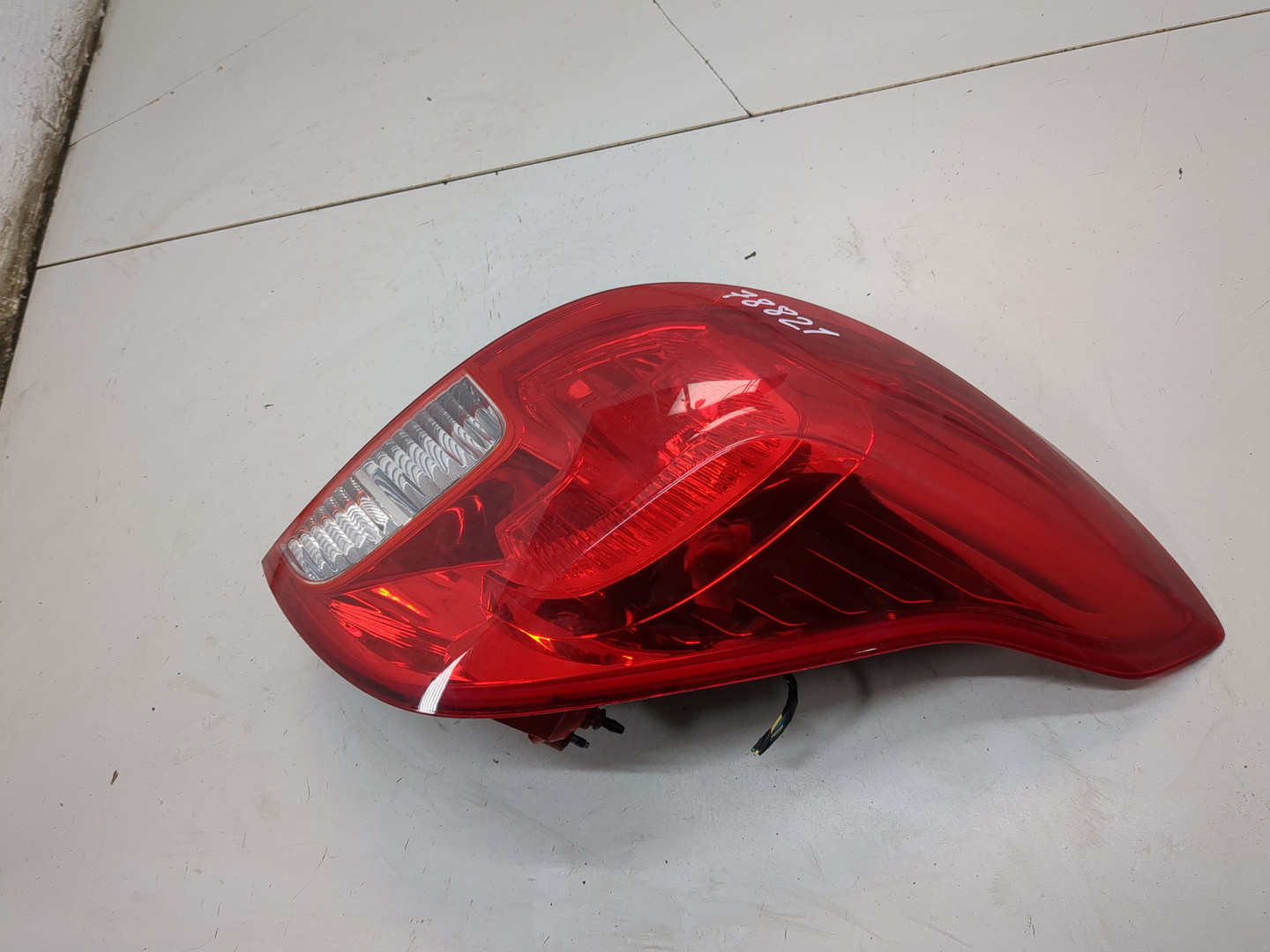 Фонарь задний правый