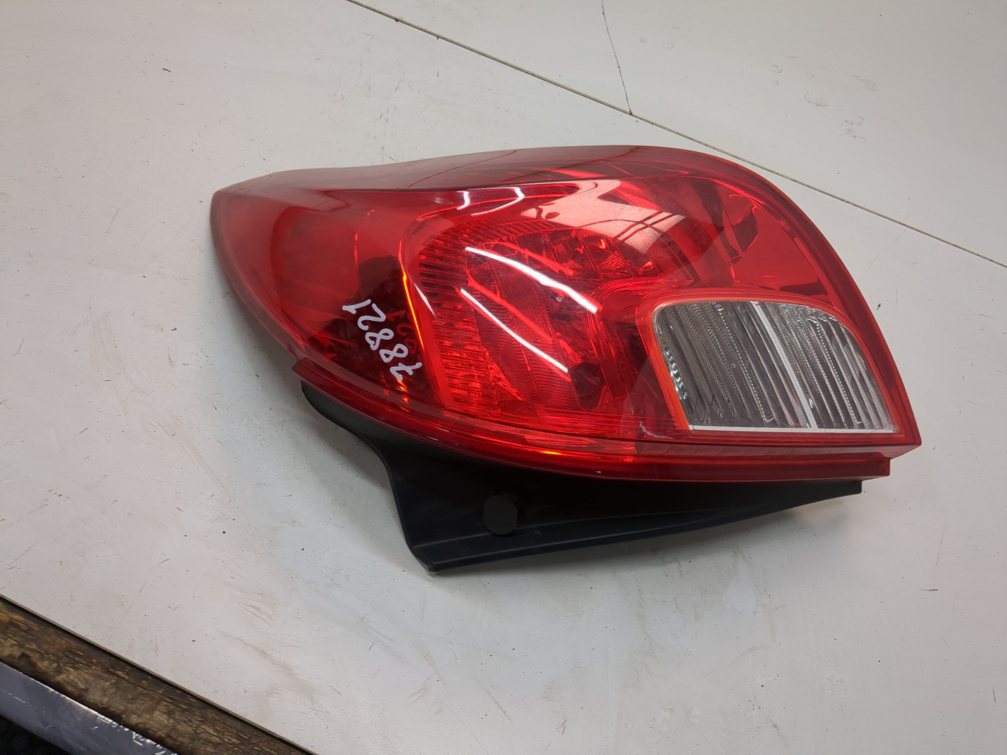 Фонарь задний правый