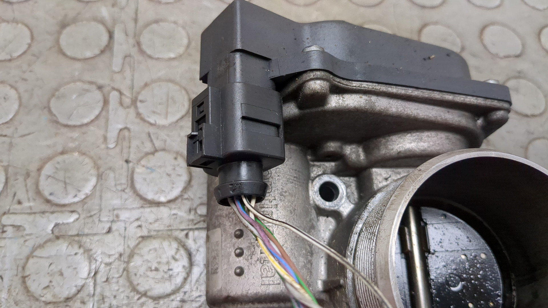 Заслонка дроссельная электрическая