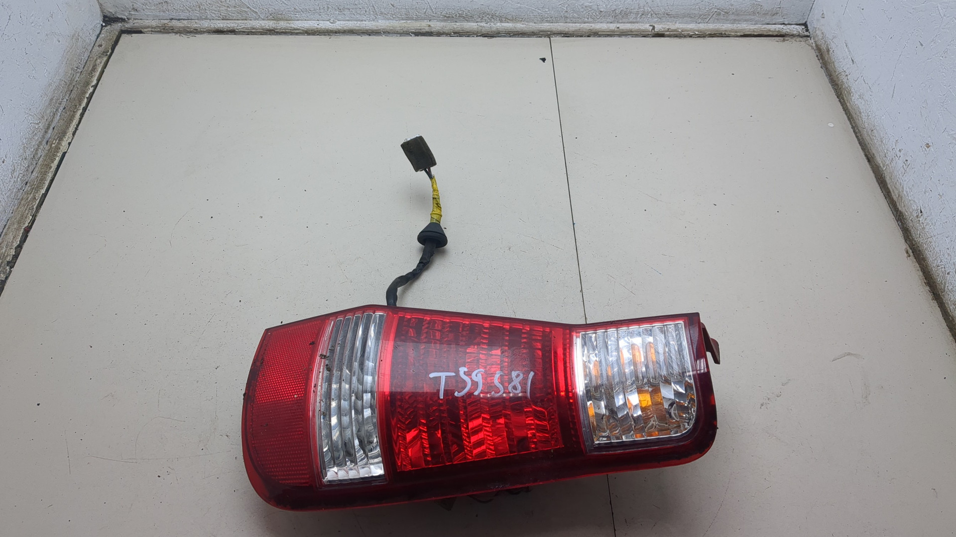 Фонарь задний правый